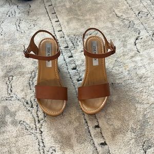 Steve Madden Strape Sandals size 6